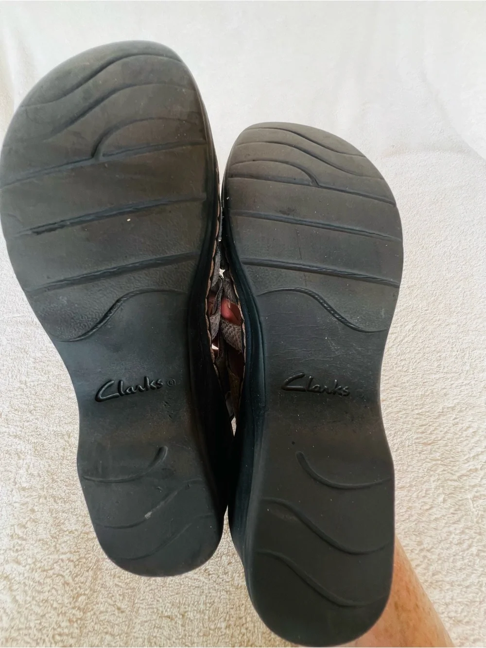 Clarks Lexi Marigold Gray Snake Print Suede Leather Wedge Sandals 6.5
